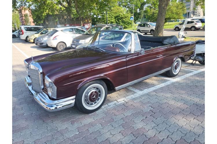 Mercedes 220 SE Cabrio